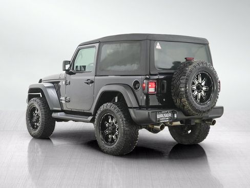 Used 2018 Jeep Wrangler Sport AWD/4WD image 3