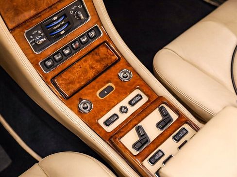 Used 2000 Rolls-Royce Corniche RWD image 29