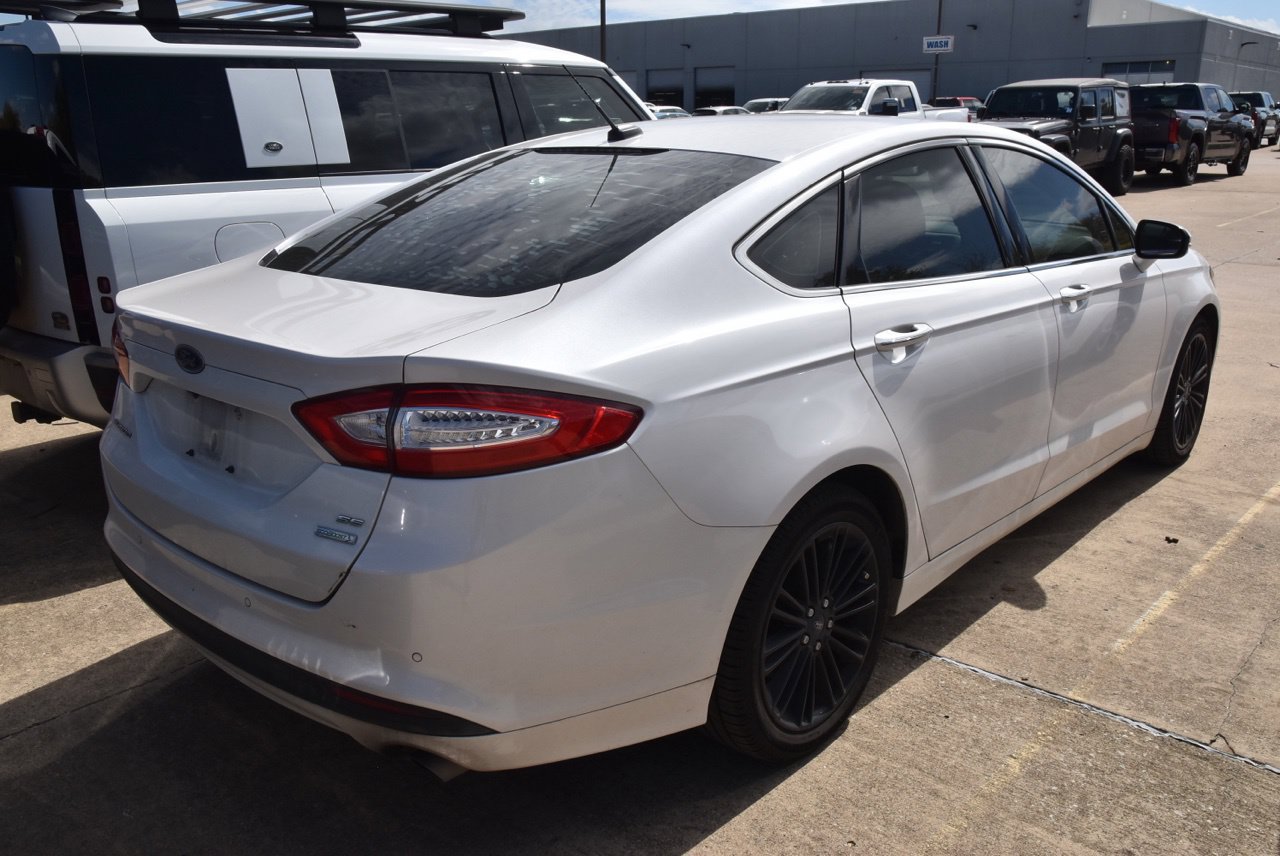 Used 2016 Ford Fusion SE w/ Equipment Group 202A FWD image 5