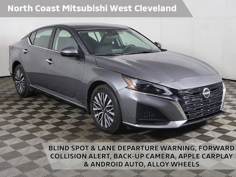 Used 2023 Nissan Altima 2.5 SV image 1