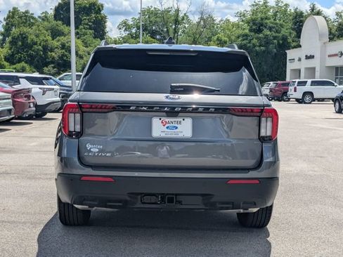 Used 2025 Ford Explorer Active RWD image 4