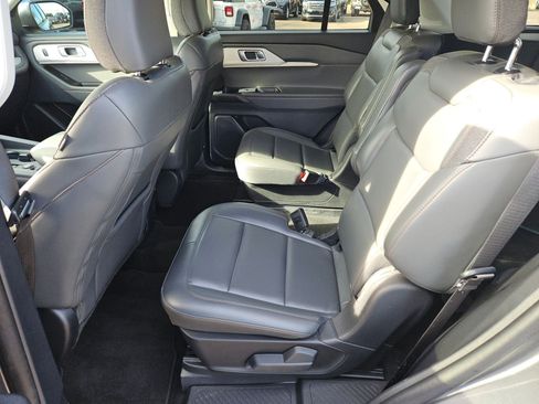 Used 2025 Ford Explorer Active w/ Active Comfort Package image 20