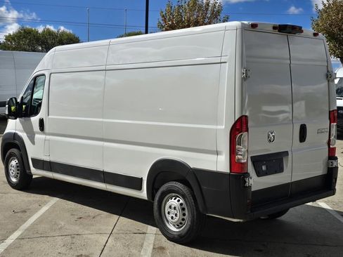 Used 2025 RAM ProMaster 2500 w/ Convenience Group image 6