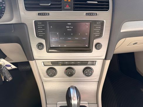 Used 2016 Volkswagen Golf S FWD image 23