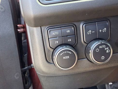 Used 2022 Chevrolet Tahoe Z71 AWD/4WD image 32