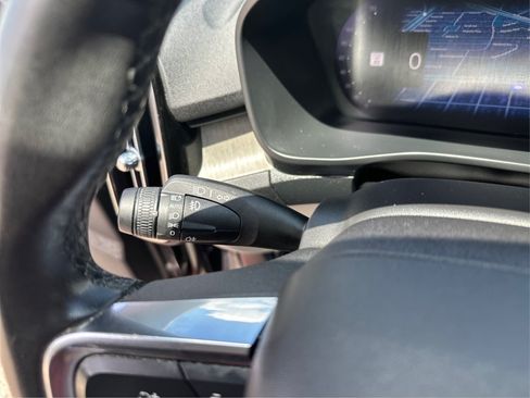Used 2023 Volvo XC40 B5 Plus AWD/4WD image 14