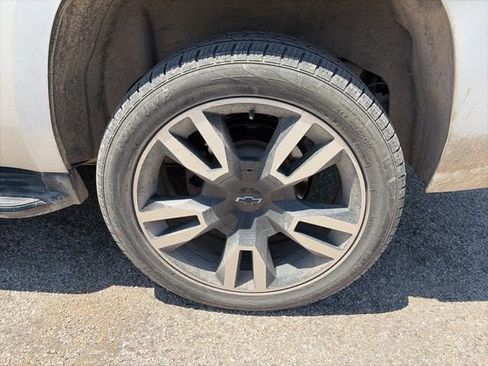 Used 2020 Chevrolet Tahoe LT w/ RST Edition AWD/4WD image 15