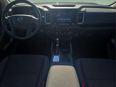 Used 2024 Nissan Frontier SV w/ SV Convenience Package image 18