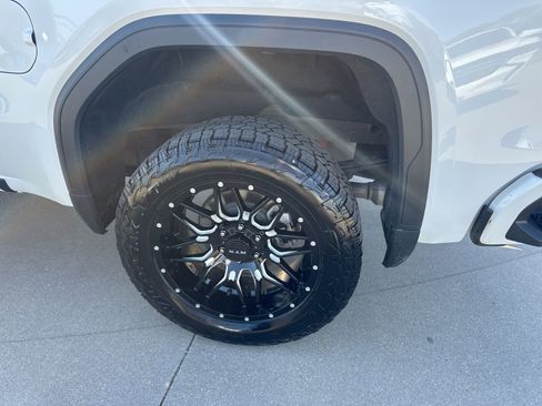 Used 2023 GMC Sierra 1500 AT4 w/ AT4 Premium Package image 17