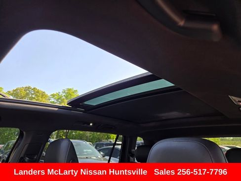 Used 2022 Volkswagen Tiguan SE R-Line image 19