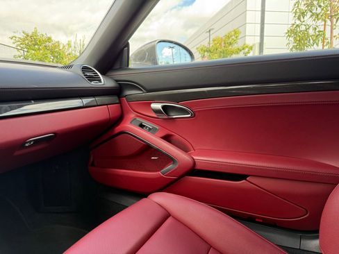 Certified 2024 Porsche 718 Boxster image 25