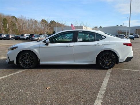 New 2026 Toyota Camry SE image 7