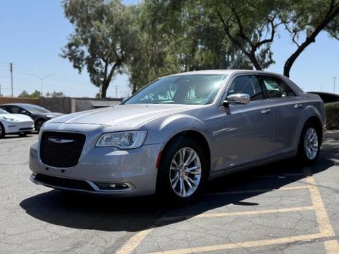 Used 2016 Chrysler 300 C RWD image 7