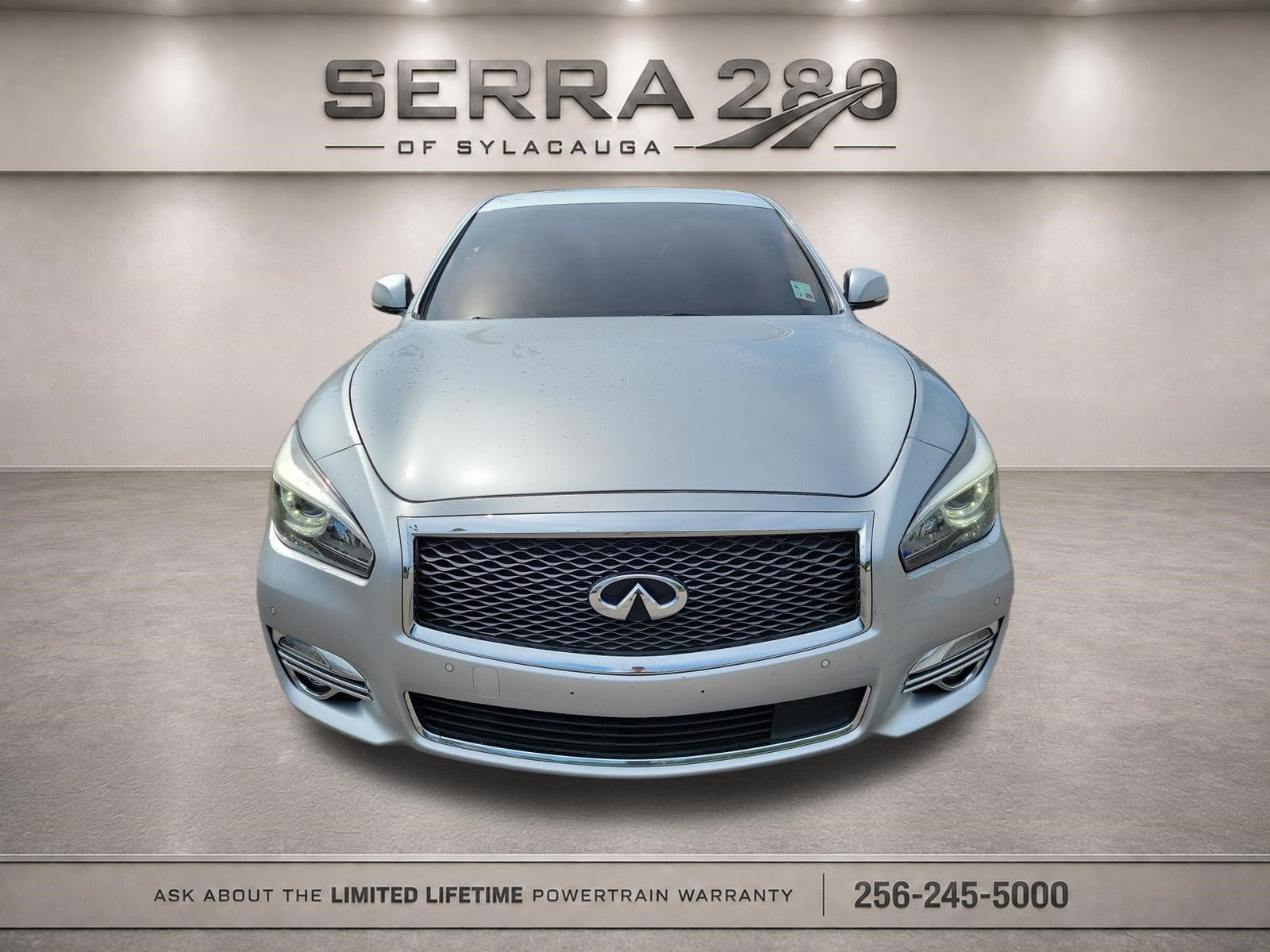 Used 2017 INFINITI Q70 L 3.7 w/ Deluxe Touring Package AWD/4WD image 2