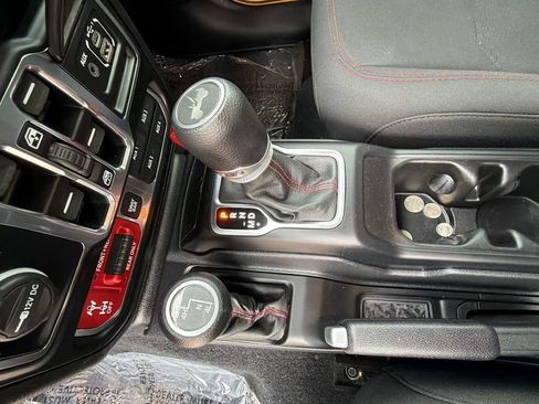 Used 2020 Jeep Wrangler Unlimited Rubicon w/ Quick Order Package 28Y Recon AWD/4WD image 10
