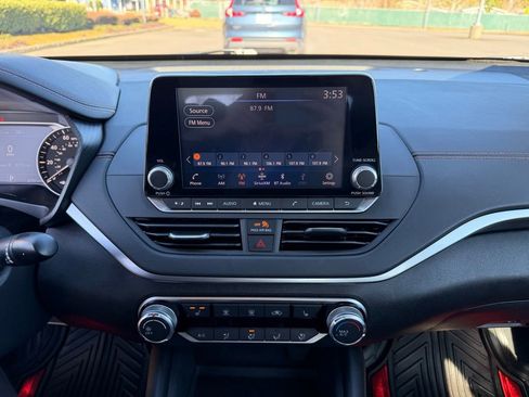 Used 2021 Nissan Altima 2.5 SR w/ SR Premium Package image 21