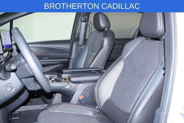 Used 2025 Toyota Sienna Platinum AWD/4WD image 21