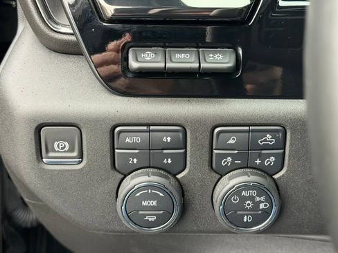 Used 2024 Chevrolet Silverado 2500 ZR2 w/ Technology Package AWD/4WD image 24