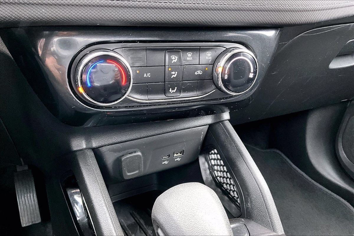 Used 2024 Chevrolet TrailBlazer LT FWD image 30