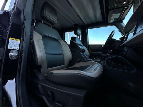 Used 2021 Ford Bronco Wildtrak image 24