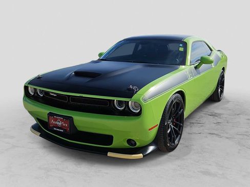 Used 2023 Dodge Challenger R/T w/ T/A Package image 1