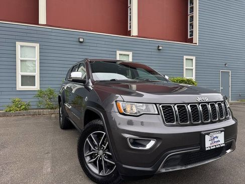 Used 2017 Jeep Grand Cherokee Limited AWD/4WD image 1