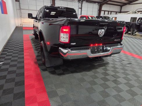 Used 2024 RAM 3500 Tradesman w/ Chrome Appearance Group AWD/4WD image 27