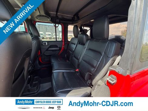 Used 2018 Jeep Wrangler Unlimited Sahara AWD/4WD image 11