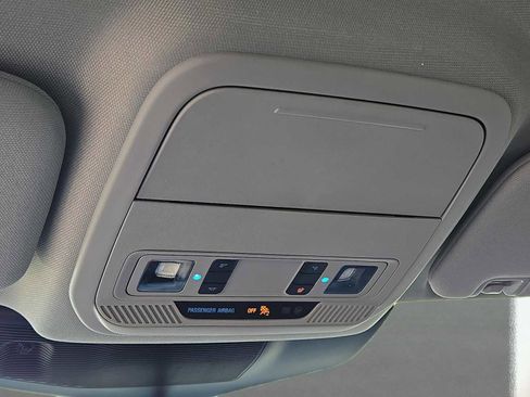 Used 2024 Ford Explorer XLT image 30