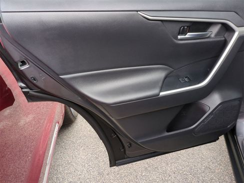 Used 2022 Toyota RAV4 XLE w/ Convenience Package image 21