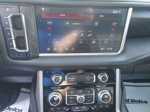 Used 2021 GMC Yukon Denali w/ Denali Premium Package image 25