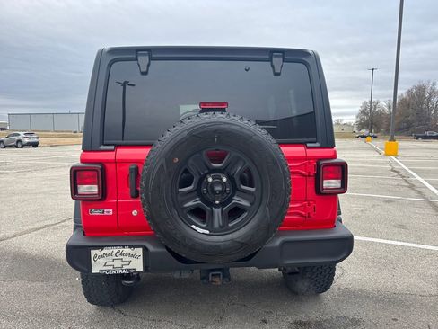 Used 2018 Jeep Wrangler Unlimited Sport image 5