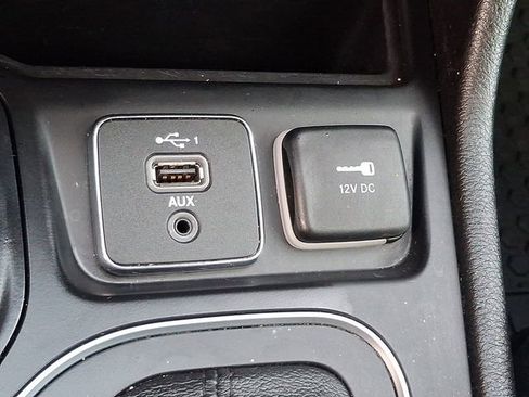 Used 2020 Jeep Cherokee Latitude Plus w/ Cold Weather Group image 25