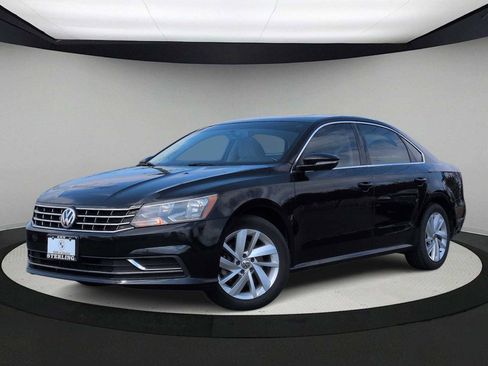 Used 2018 Volkswagen Passat 2.0T SE image 1