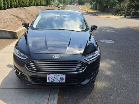 Used 2014 Ford Fusion SE w/ Equipment Group 201A FWD image 2
