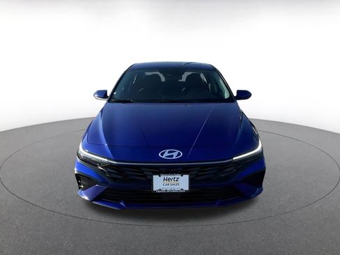 Used 2025 Hyundai Elantra SEL image 4