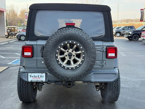 Used 2018 Jeep Wrangler Unlimited Sport S image 5