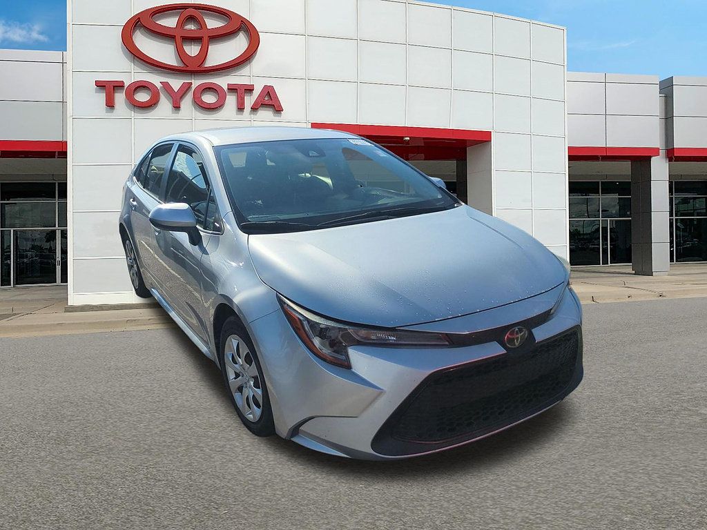 Used 2020 Toyota Corolla LE FWD image 2