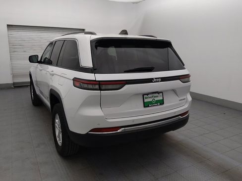 Used 2023 Jeep Grand Cherokee Laredo RWD image 5