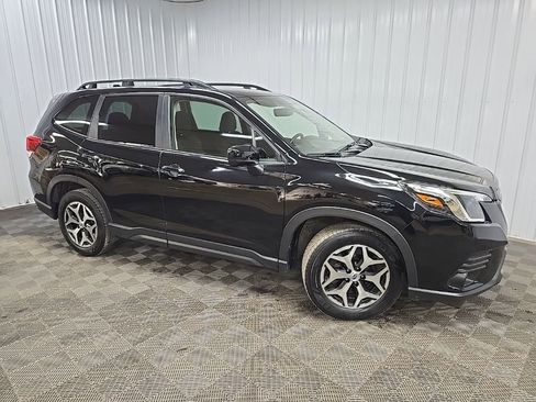 Used 2022 Subaru Forester Premium image 1