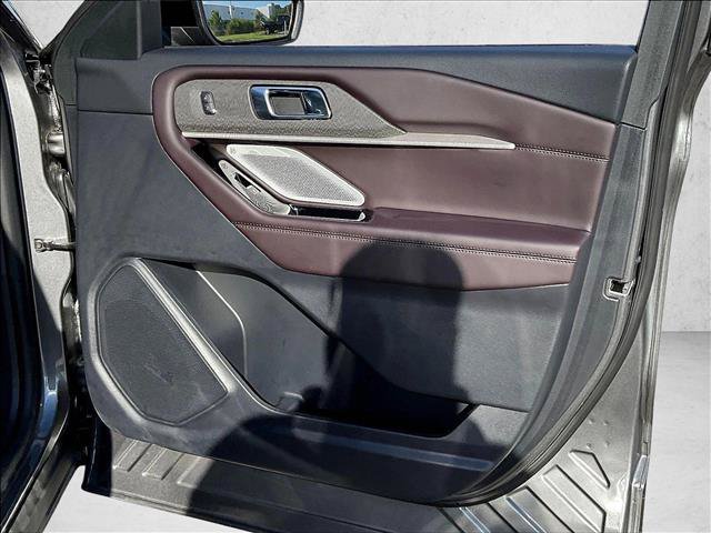 Used 2025 Ford Explorer Platinum RWD image 15