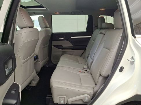 Certified 2018 Toyota Highlander XLE AWD/4WD image 20