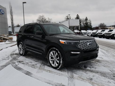 Used 2023 Ford Explorer Platinum w/ Technology Package image 9