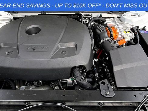 Used 2025 Volvo XC60 T8 Plus w/ Protection Package Premier image 29