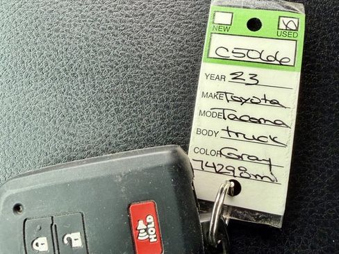 Used 2023 Toyota Tacoma TRD Off-Road image 38