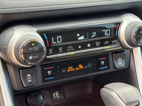 Used 2024 Toyota RAV4 Limited image 28