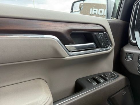 Used 2025 GMC Sierra 1500 SLT w/ SLT Premium Package image 11