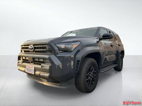 Certified 2025 Toyota 4Runner SR5 AWD/4WD image 2