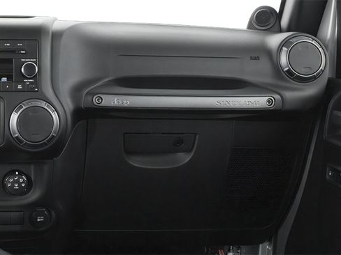 Used 2013 Jeep Wrangler Unlimited Sport AWD/4WD image 12