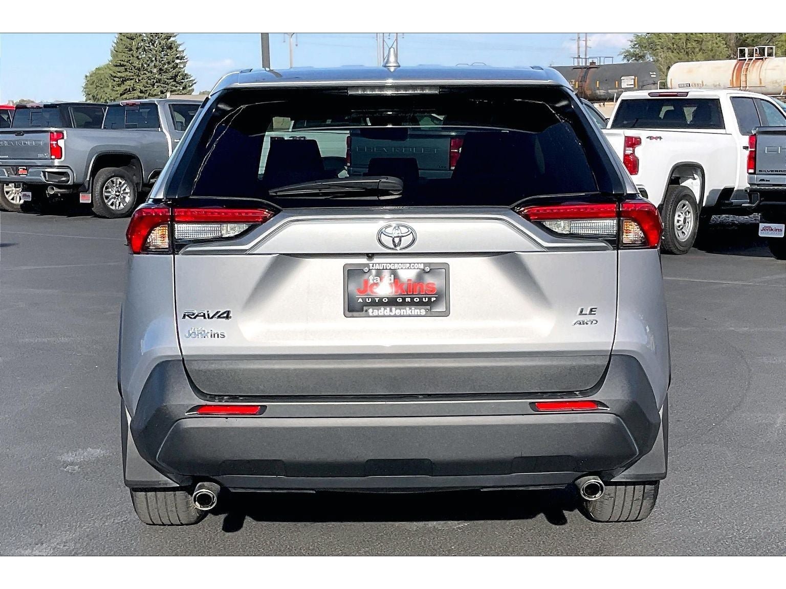 Used 2024 Toyota RAV4 LE AWD/4WD image 4